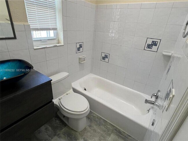 Building Photo - 3681 NE 170th St