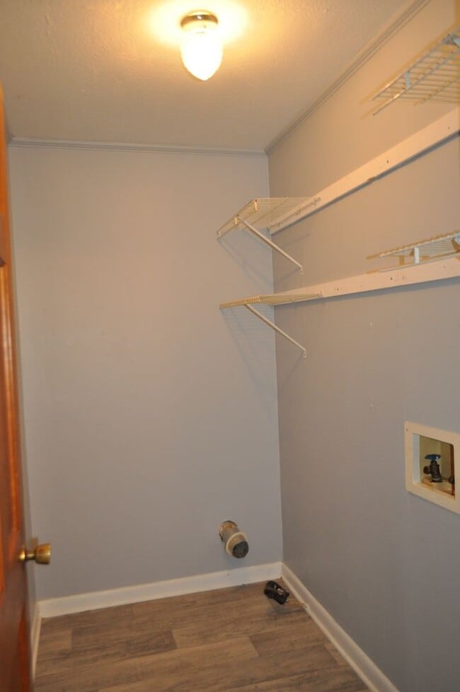 Building Photo - FOR RENT - Terrific location, great price....near everything!