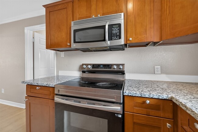 Building Photo - 5714 Southwind St