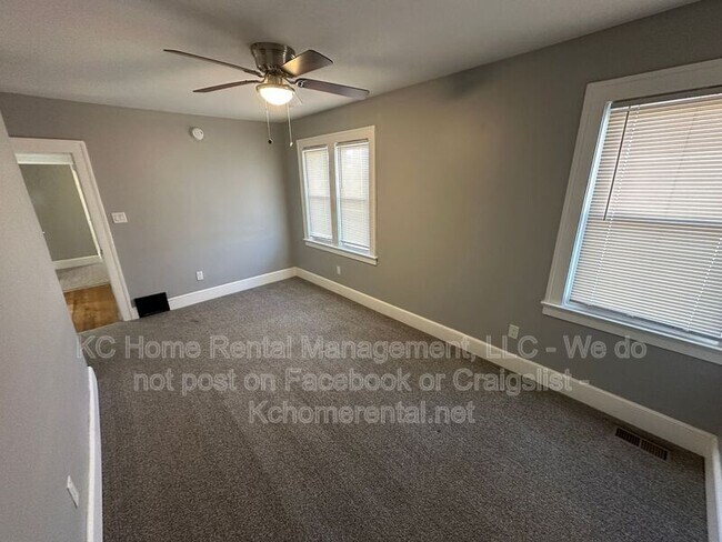 Building Photo - 2535 Charlotte St