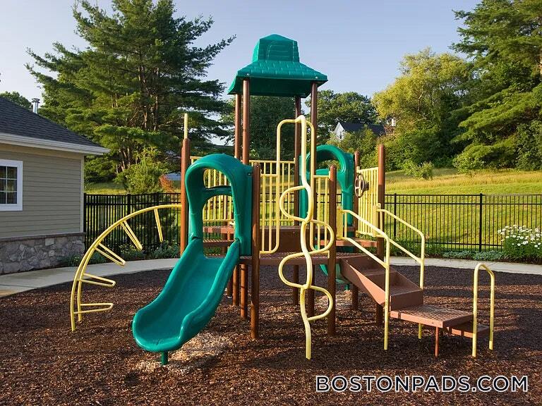 Building Photo - 311 Lowell St