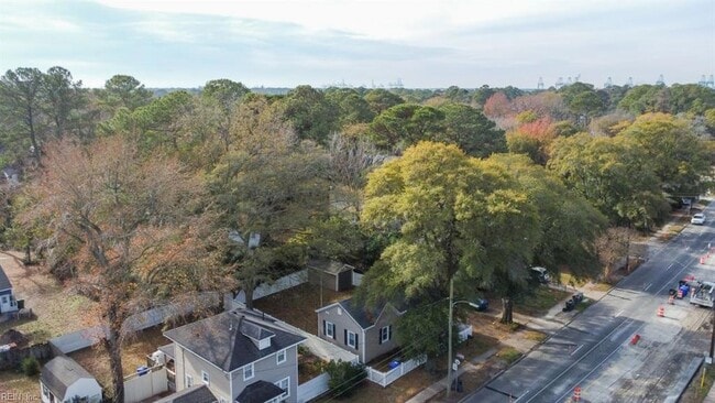 Building Photo - 1325 W Little Creek Rd