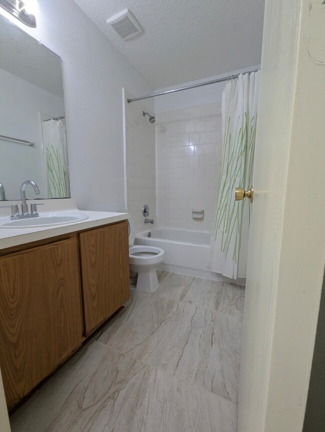 Building Photo - 13422 Sarento Village