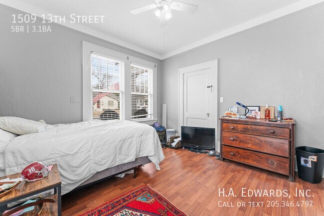 Building Photo - 1509 13th St