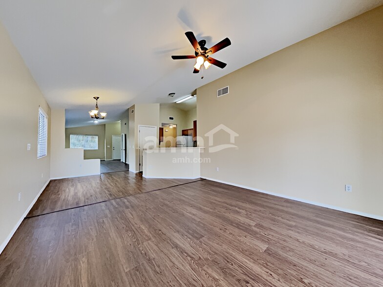 Building Photo - 4133 E Lushfield Dr