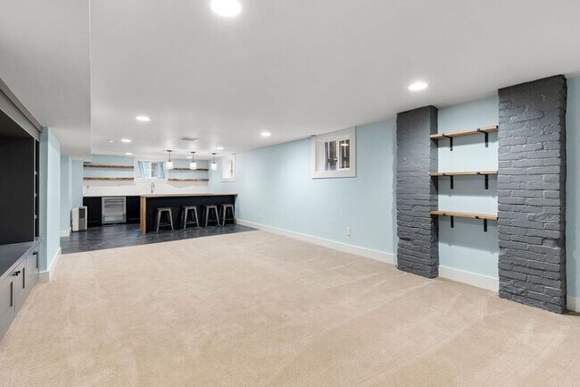 Building Photo - 3803 SE 65th Ave