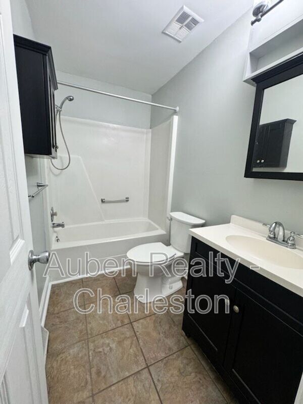 Building Photo - 730 Harbor Ln