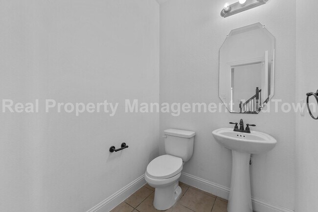 Building Photo - 4106 Horseshoe Ln