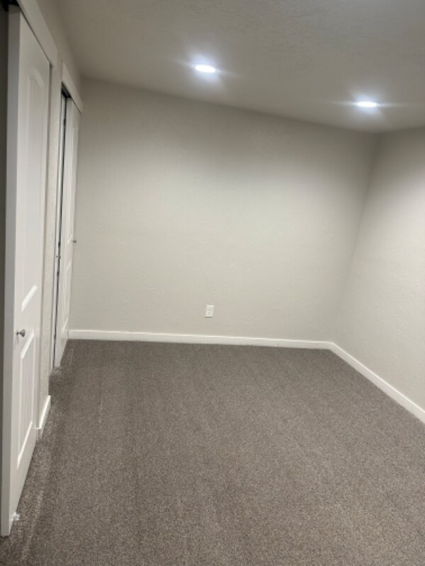 Building Photo - 3306 N Fairfield Rd