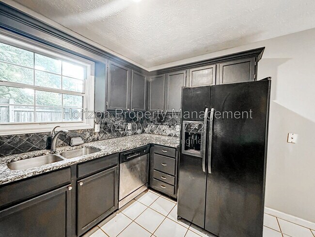 Building Photo - 4925 Farmstead Ct NE