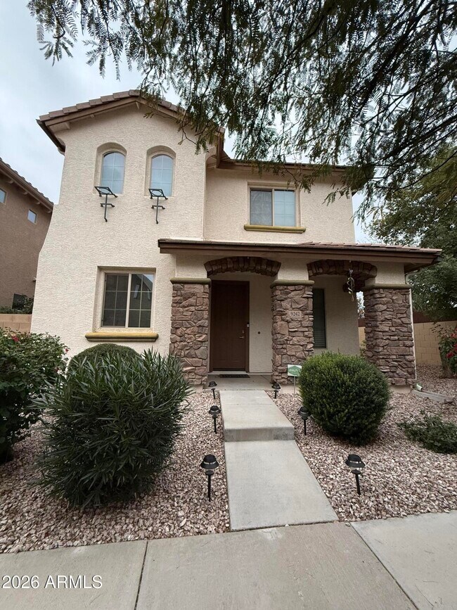 Building Photo - 9242 W Meadow Dr