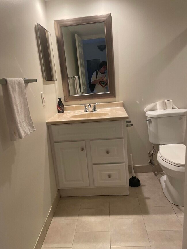 Building Photo - 498 Piedmont K