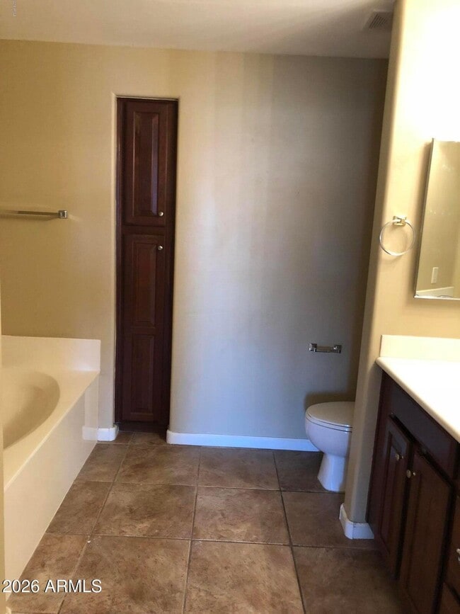 Building Photo - 14000 N 94th St