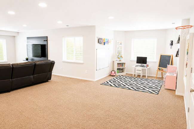 Building Photo - 4457 N Briarwood Ln