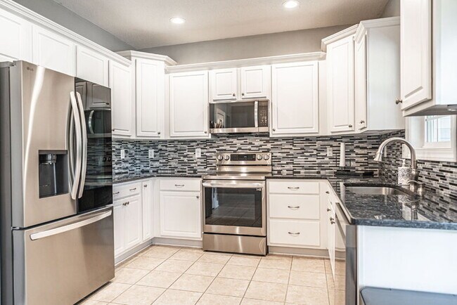 Building Photo - 167 Laurel Oak Ln