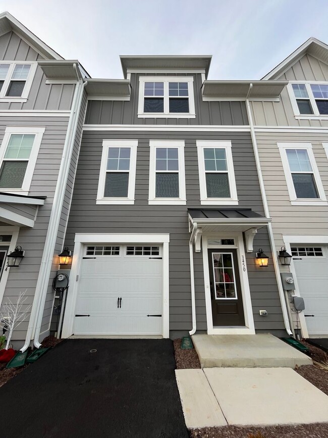 Primary Photo - Townhouse in Preston Lake