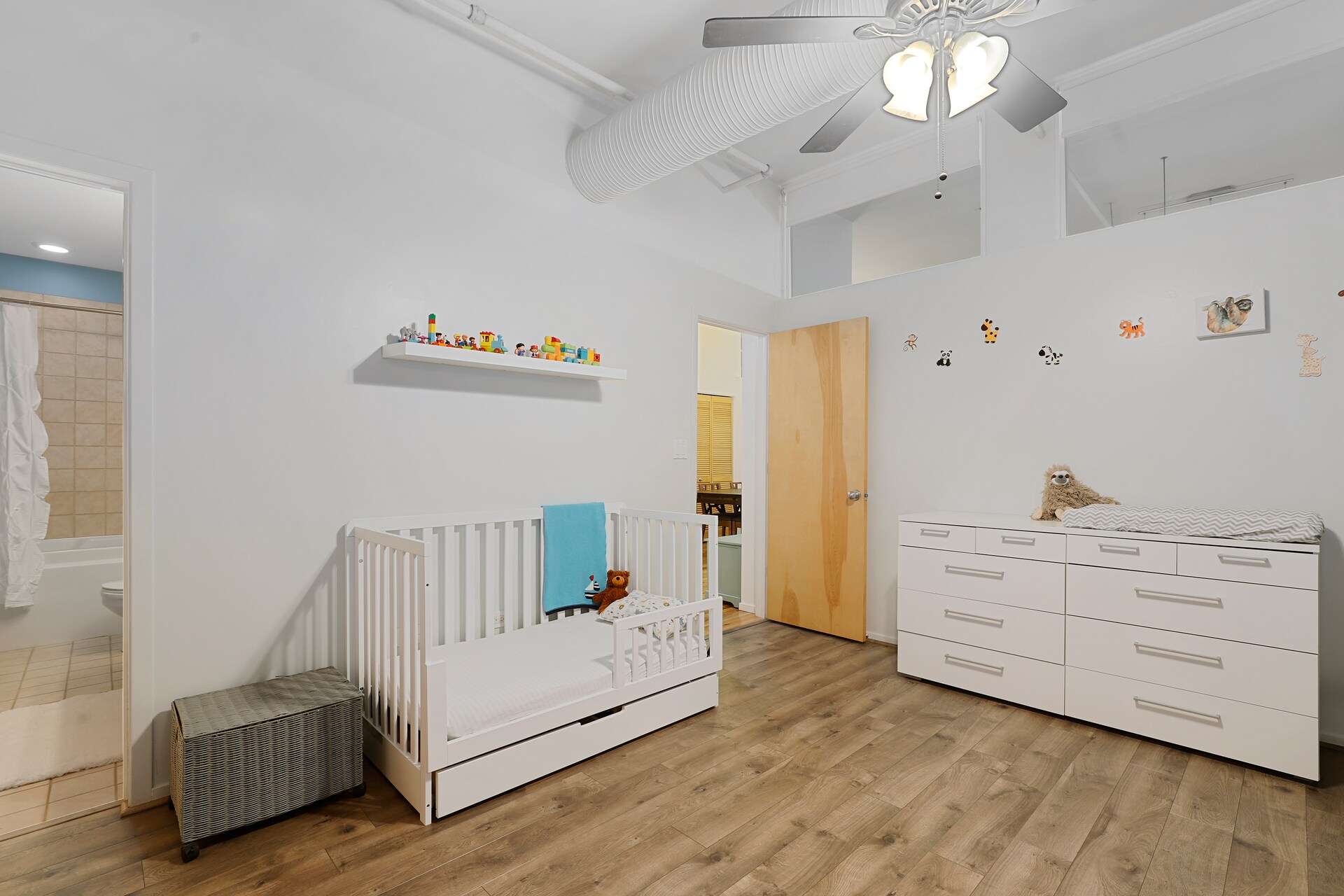 Fully enclosed master bedroom with windows to let in all the natural light or close the shades - 417 S Jefferson St
