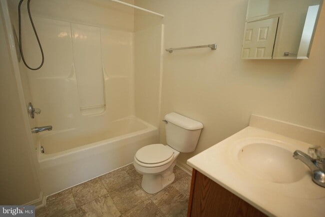 Building Photo - 45828 Wolftrap Way