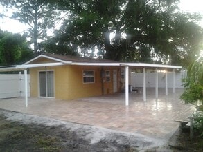 Building Photo - Private Charming Home for Rent