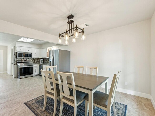 Building Photo - 15414 Lanswick Dr