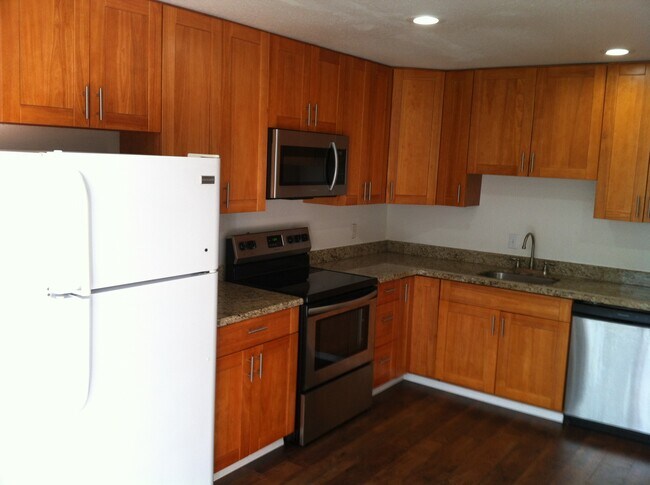 Building Photo - 917 142nd Ave SE