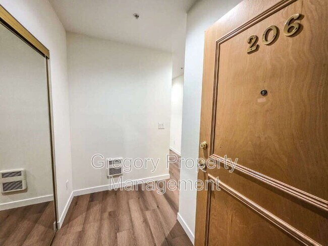 Building Photo - 12439 Totem Lake Way