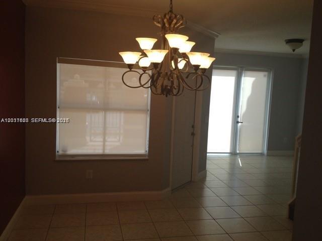 Building Photo - 6104 NW 114th Pl