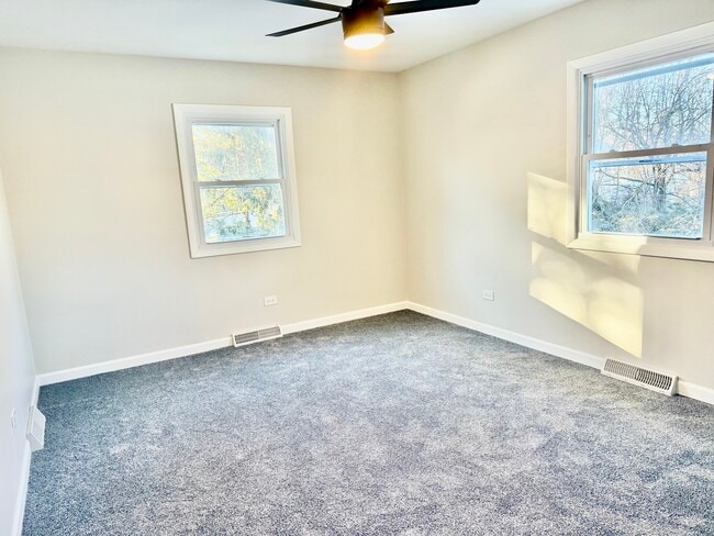 Building Photo - 619 41st St