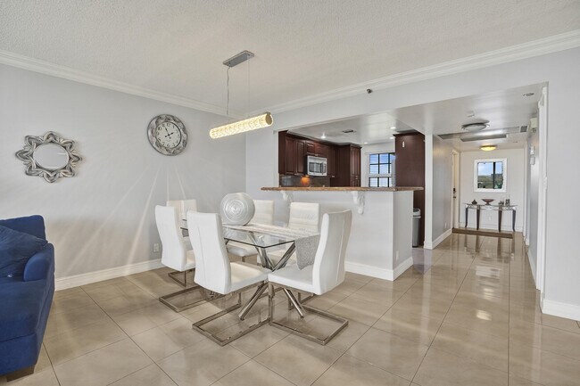 Building Photo - 3520 Oaks Way