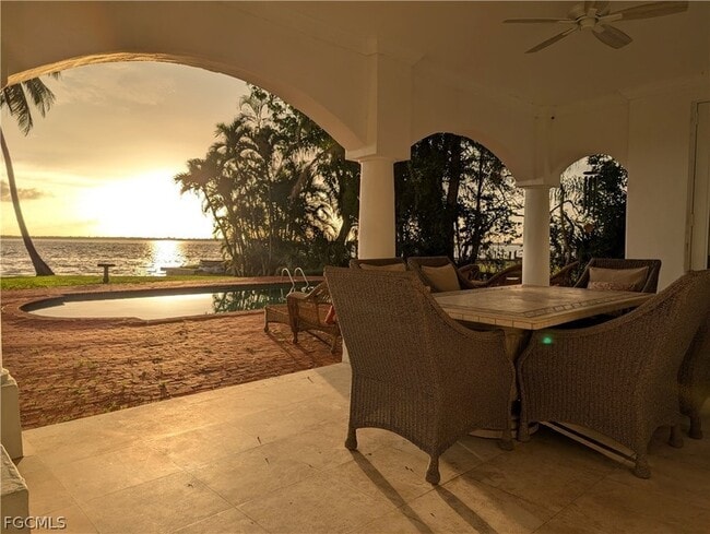 Building Photo - 2878 Valencia Way