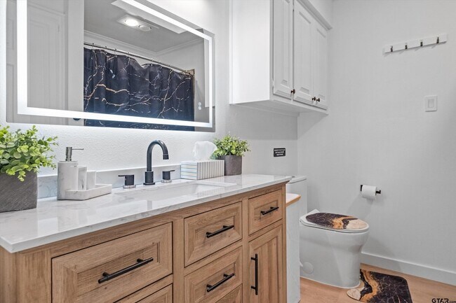 Building Photo - 10801 Harvest Wood Dr