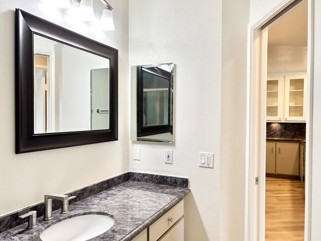 Building Photo - Channel Islands Marina |Oxnard |  1 Bed | ...