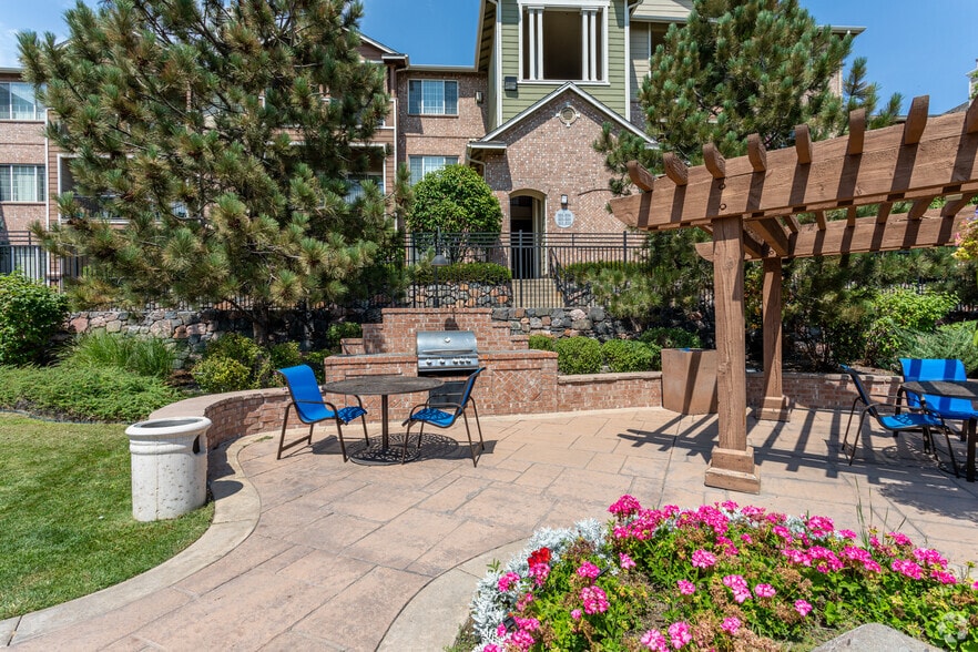 Building Photo - Indigo Creek Apartments