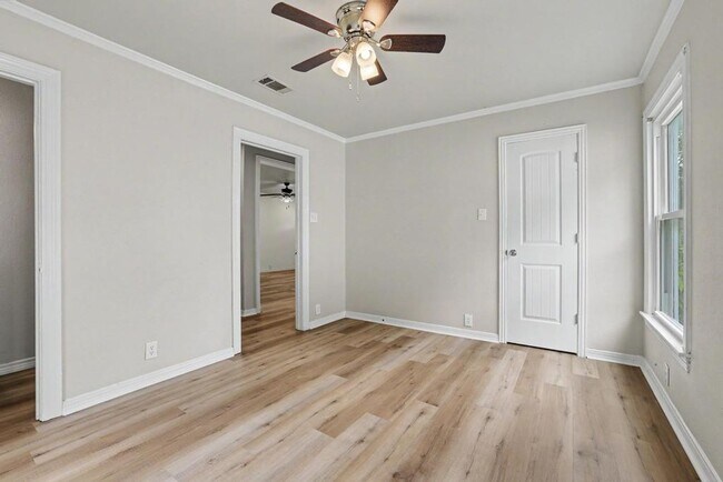 Building Photo - Charming 3-Bedroom Home in Sherman Available NOW!
