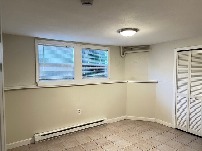Building Photo - 33 Curry Cir