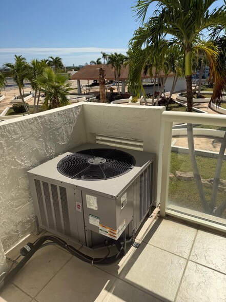 Building Photo - 13499 Biscayne Blvd