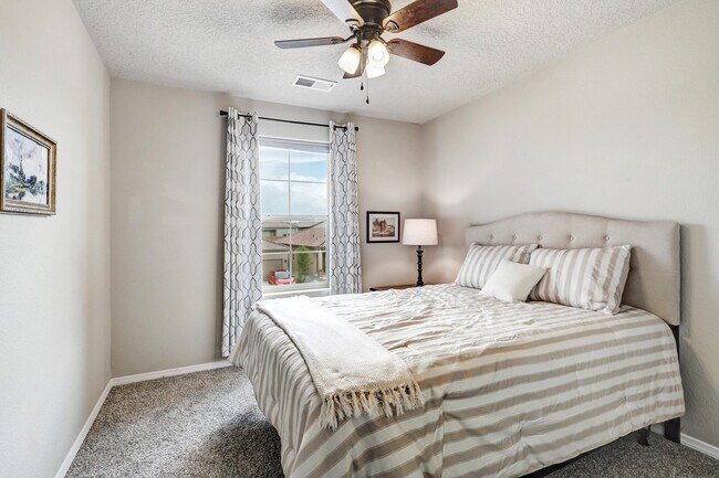 Building Photo - 3202 Tazanita Lp SE