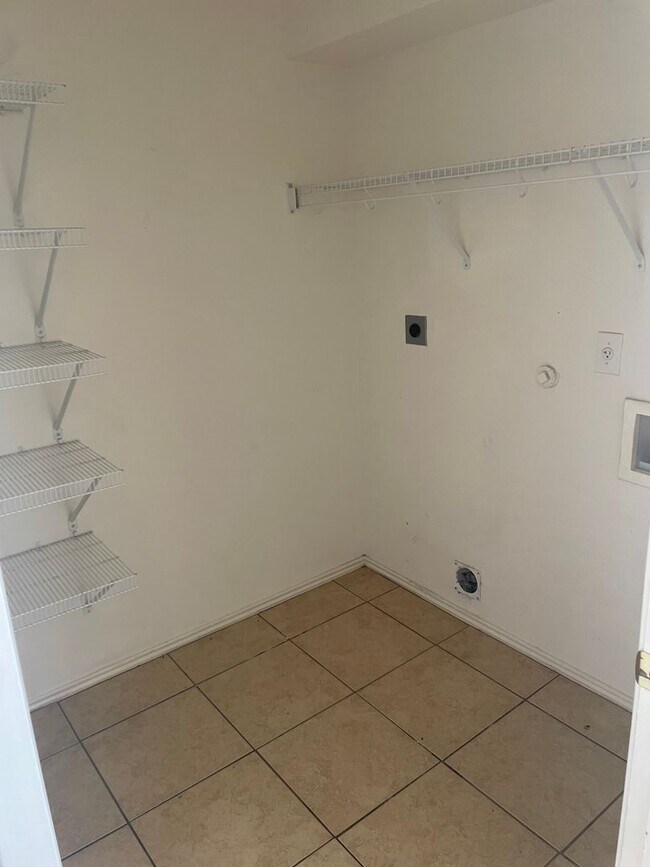 Building Photo - 1403 Diamond Bluff