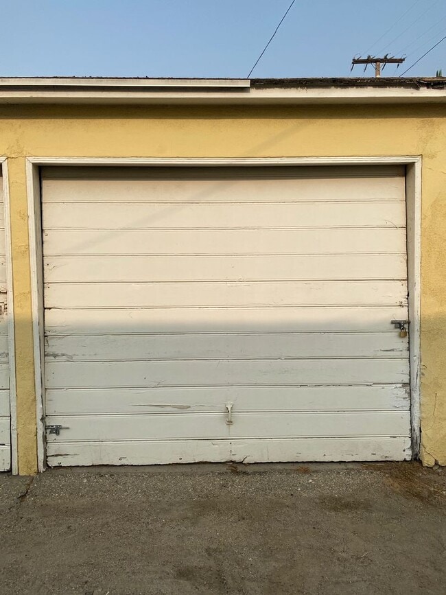 Building Photo - Midtown Ventura - Cottage Two bedroom, one bathroom