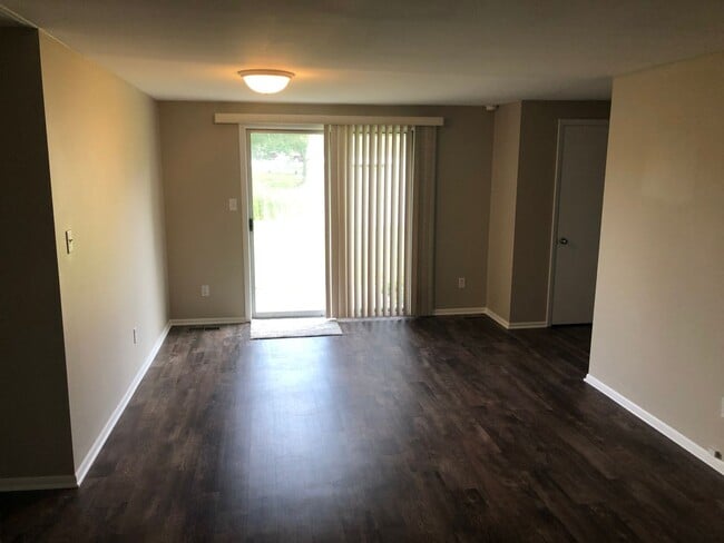 Building Photo - 3521 Ivy League Dr