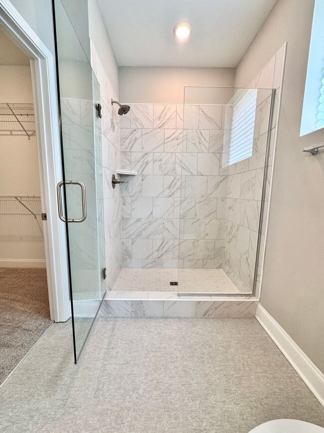 Building Photo - 2 Bed, 2 Bath Condo w/ Elevator Close to D...