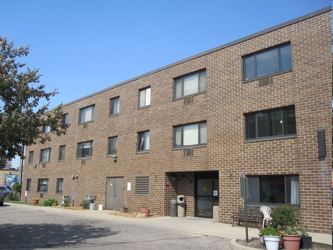 Building Photo - Oakridge Apartments