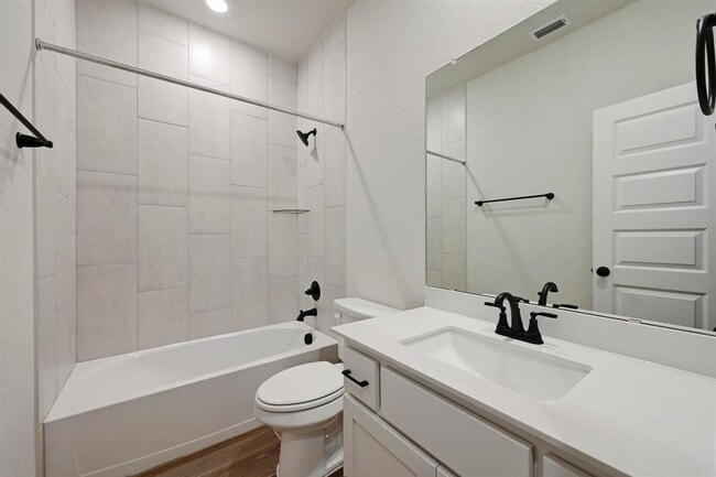 Building Photo - 201 Arches Dr