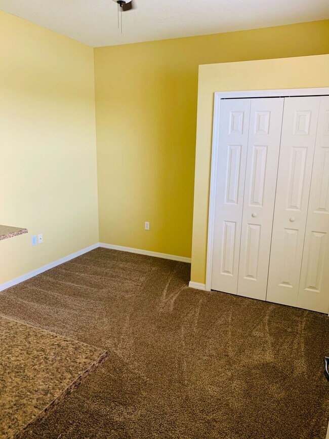 Building Photo - Waterfront View! 4 bed 2 bath 2 car garage
