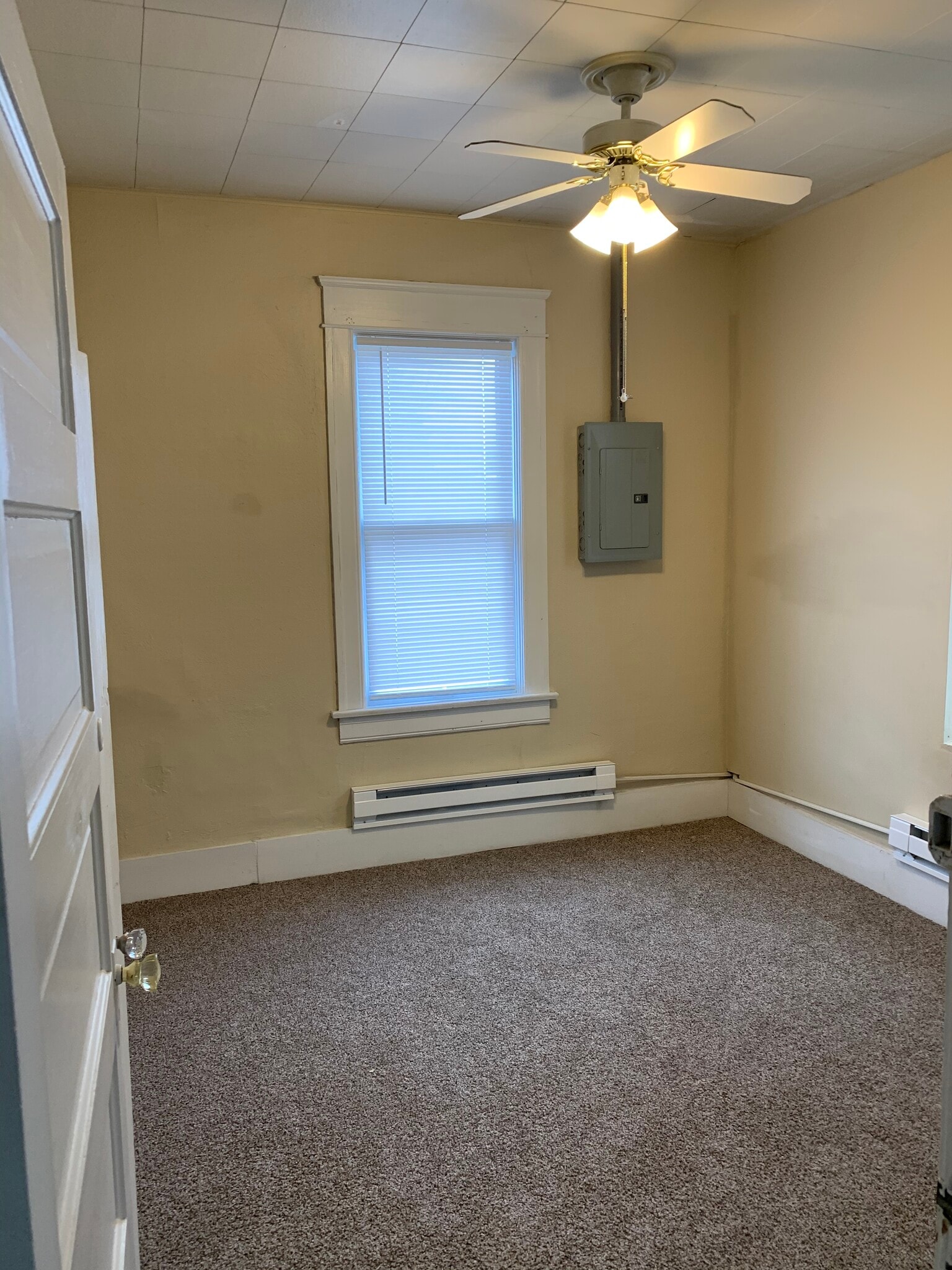 Building Photo - 602 Greenlawn Ave