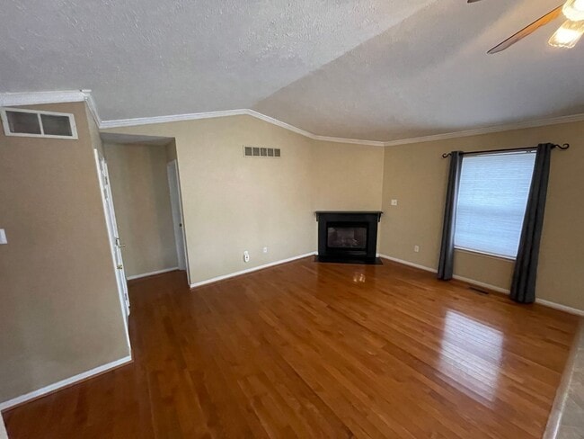 Building Photo - Coming soon! Cozy 3 Bedroom Near the Water!