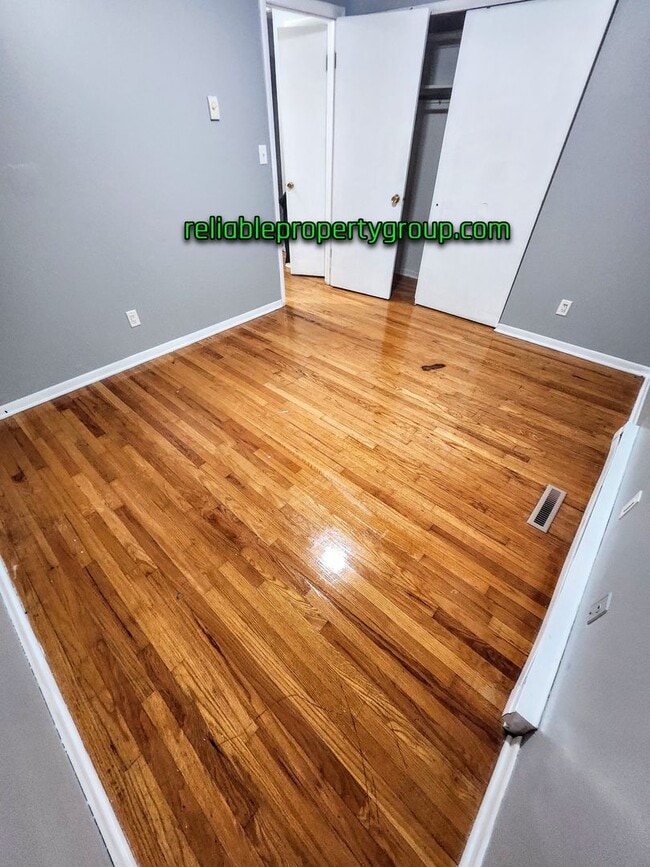 Building Photo - New Listing in Fort Wayne