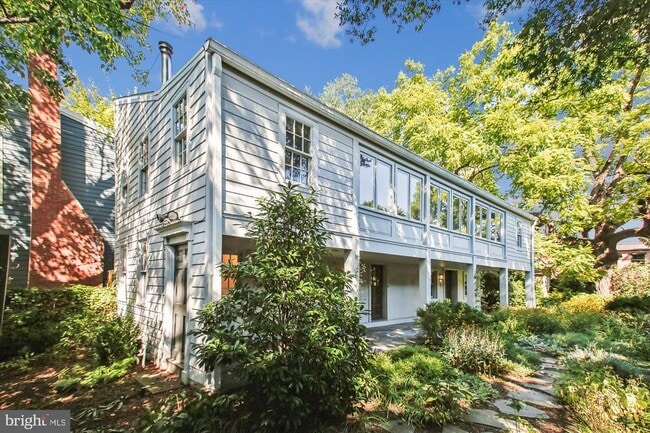 Primary Photo - 323 N Patrick St
