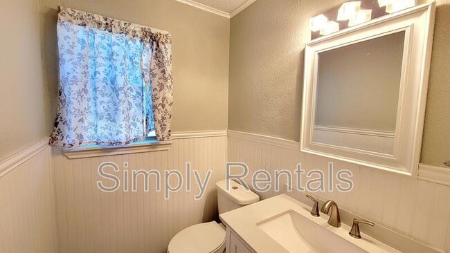 Building Photo - Bill Bradford Rd 400 - 5