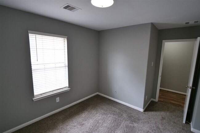 Building Photo - 7522 Appleberry Dr